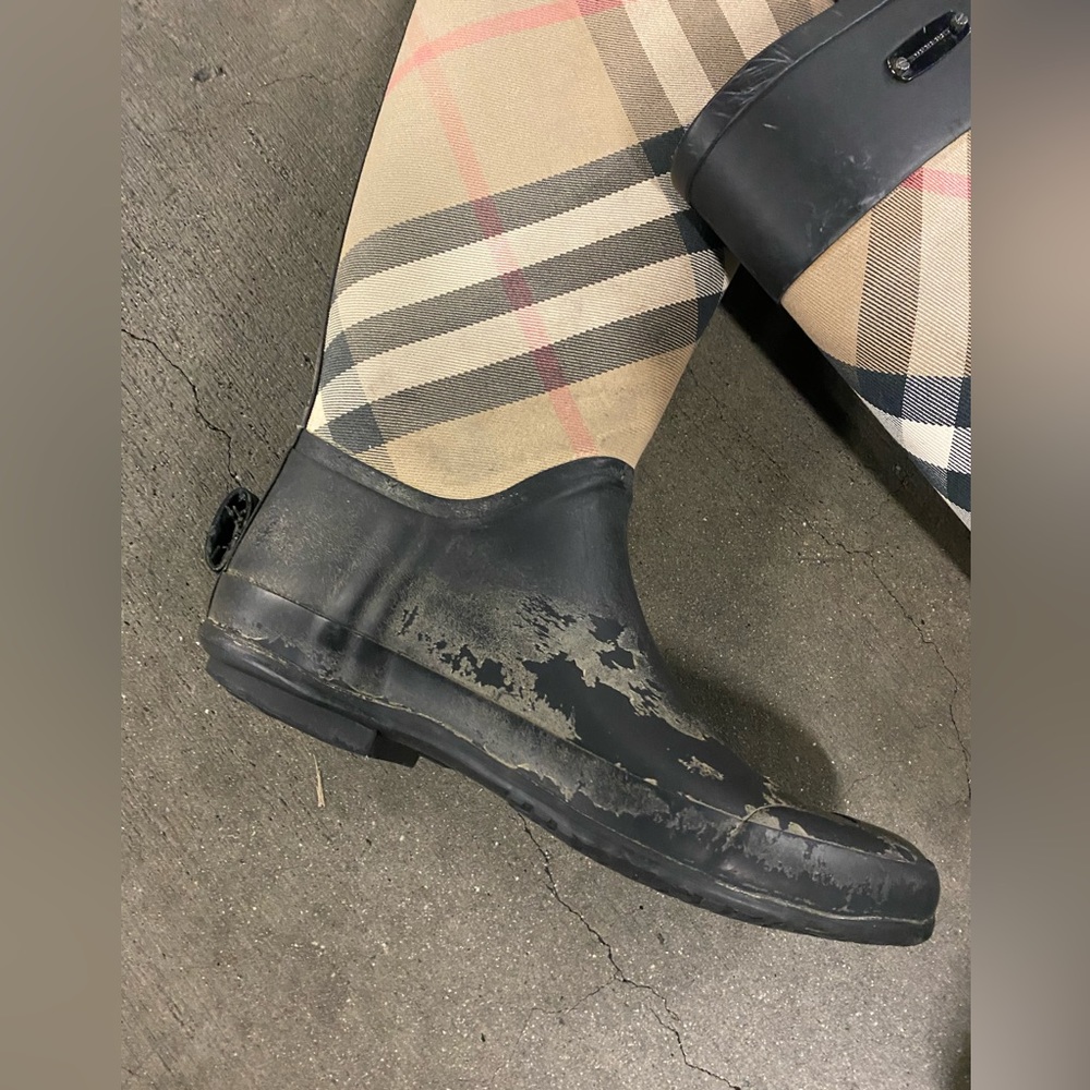 Burberry Rubber Rain Boots - Picture 8 of 10